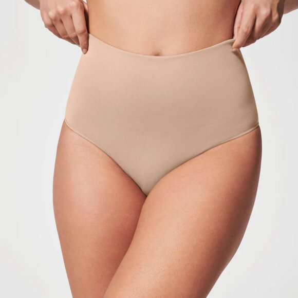 NWT Spanx SPANXshape ExtraOrdinary Brief in Toasted Oatmeal Size Large - Picture 1 of 5
